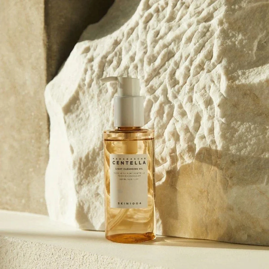 Madagascar Centella Light Cleansing Oil Skin1004