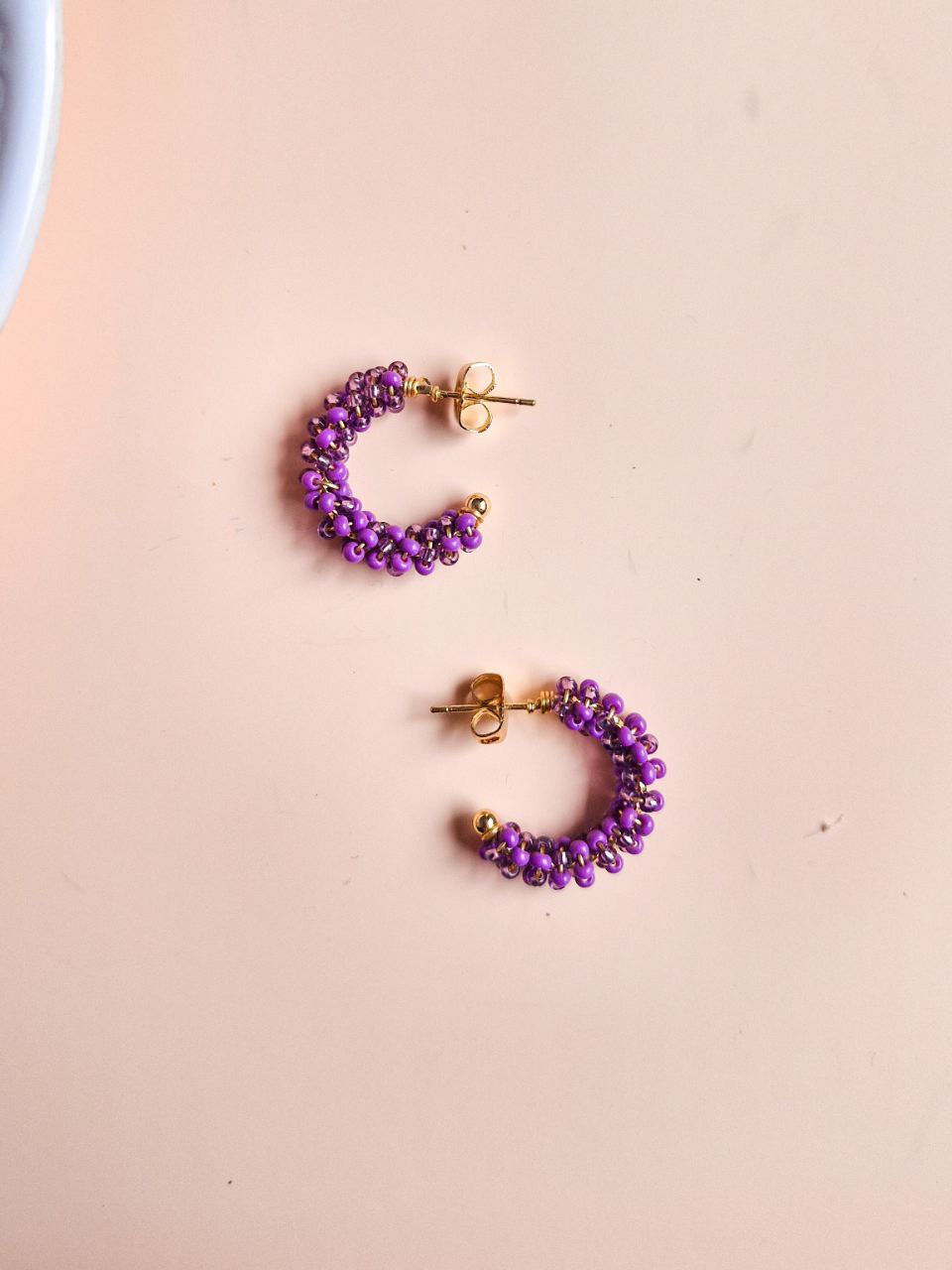 ARETES MOSTACILLA MORADA