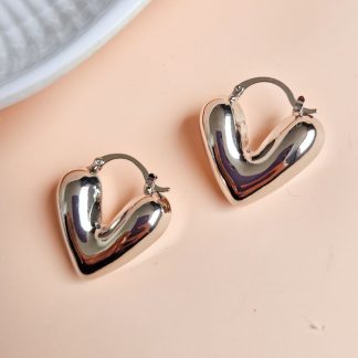 ARETES CORAZÓN PLATEADO